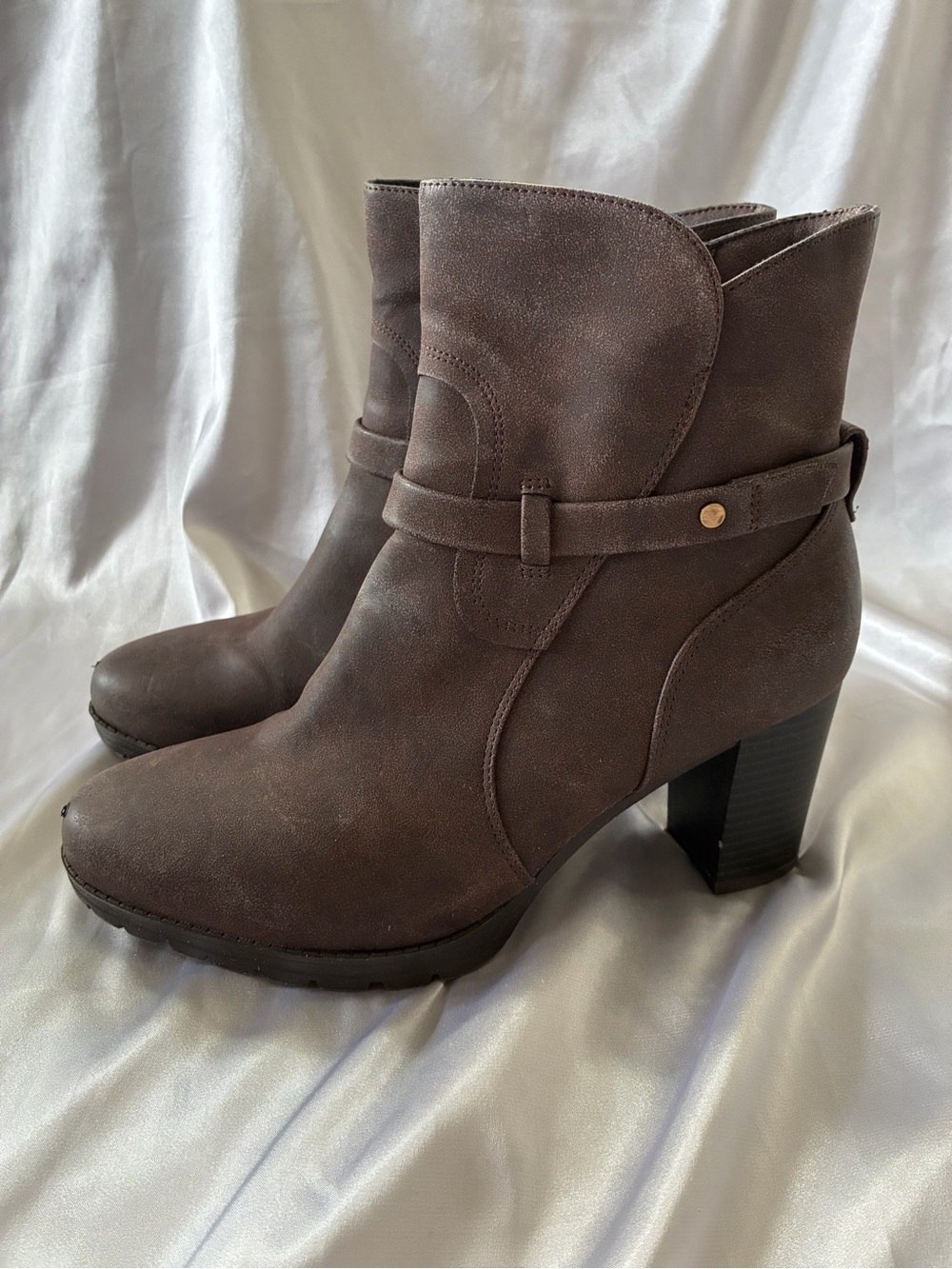 SOUL Naturalizer Noela Brown Suede Ankle Booties Zip Comfort Womens 9.5M